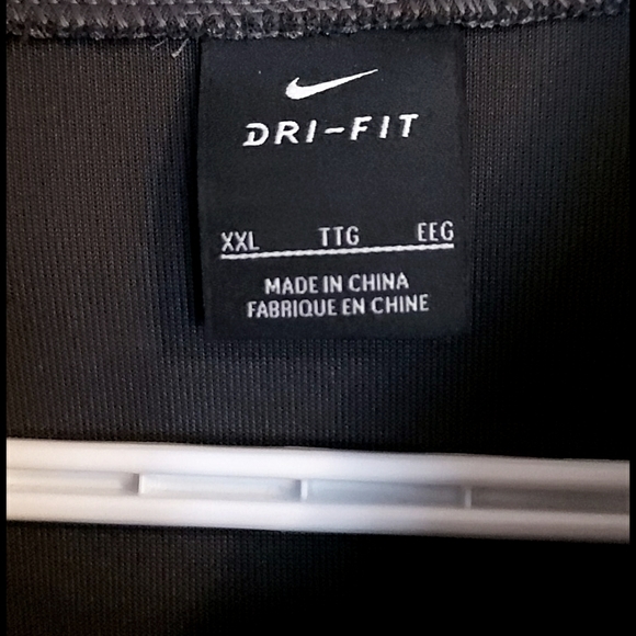 Nike dri fit hoodie - Picture 3 of 3